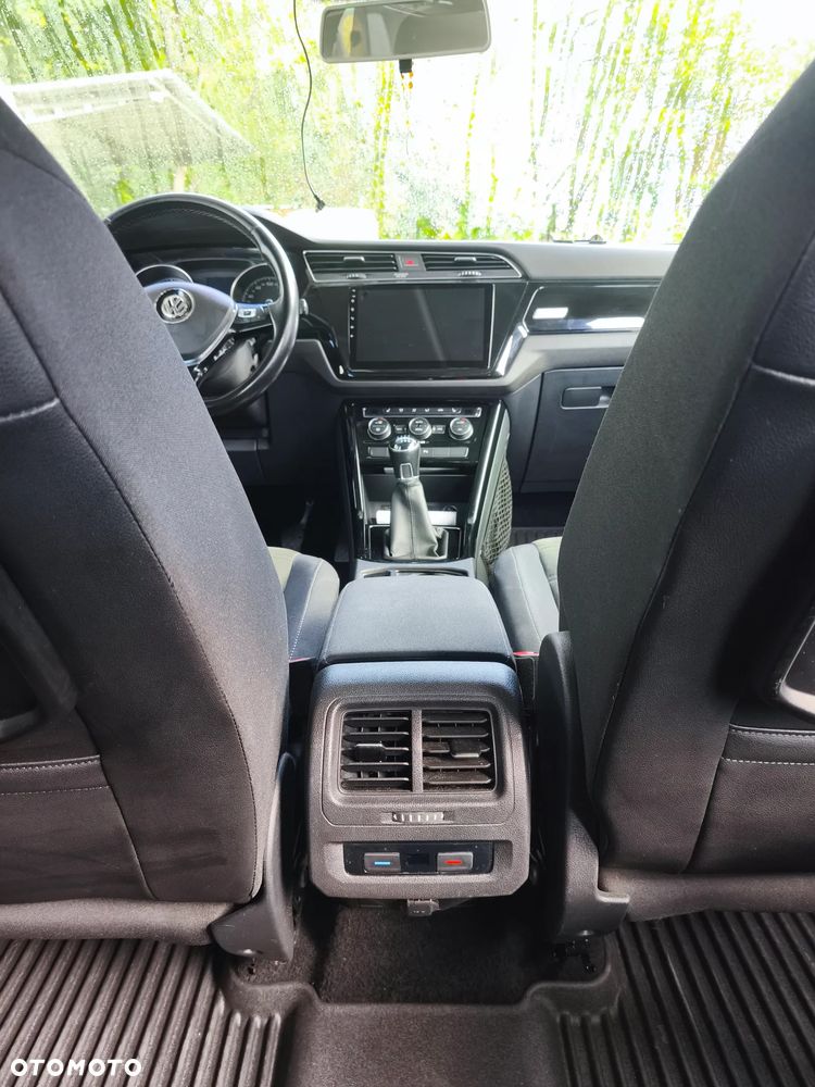 Volkswagen Touran 2.0 TDI SCR Highline - 31