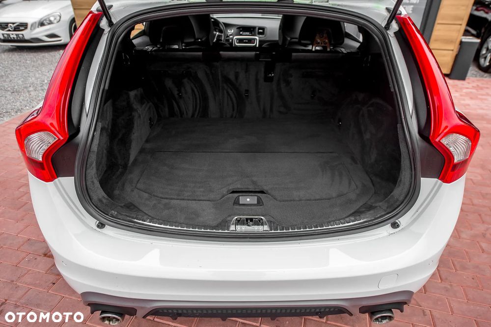 Volvo V60 D4 Drive-E R-Design Momentum - 14