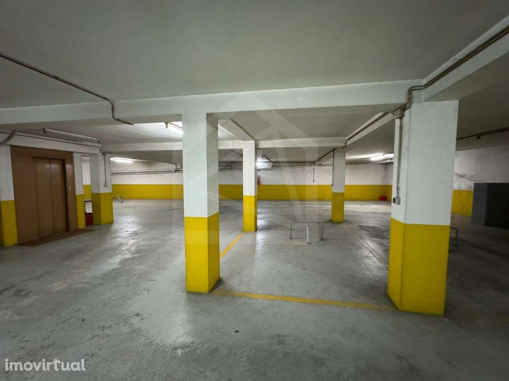 Lugares de garagem no centro de São João da Madeira - Grande imagem: 5/19