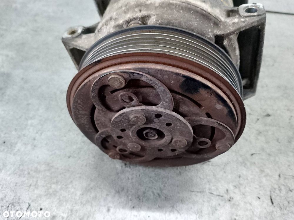POMPA, SPRĘŻARKA KLIMATYZACJI VOLVO XC90 ( 02-14 ) 8708581 2.9 T6 24V - 2