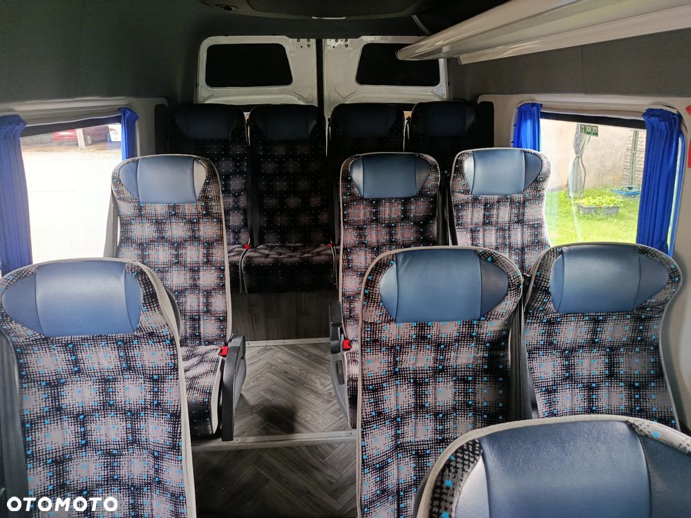 Mercedes-Benz Sprinter - 13