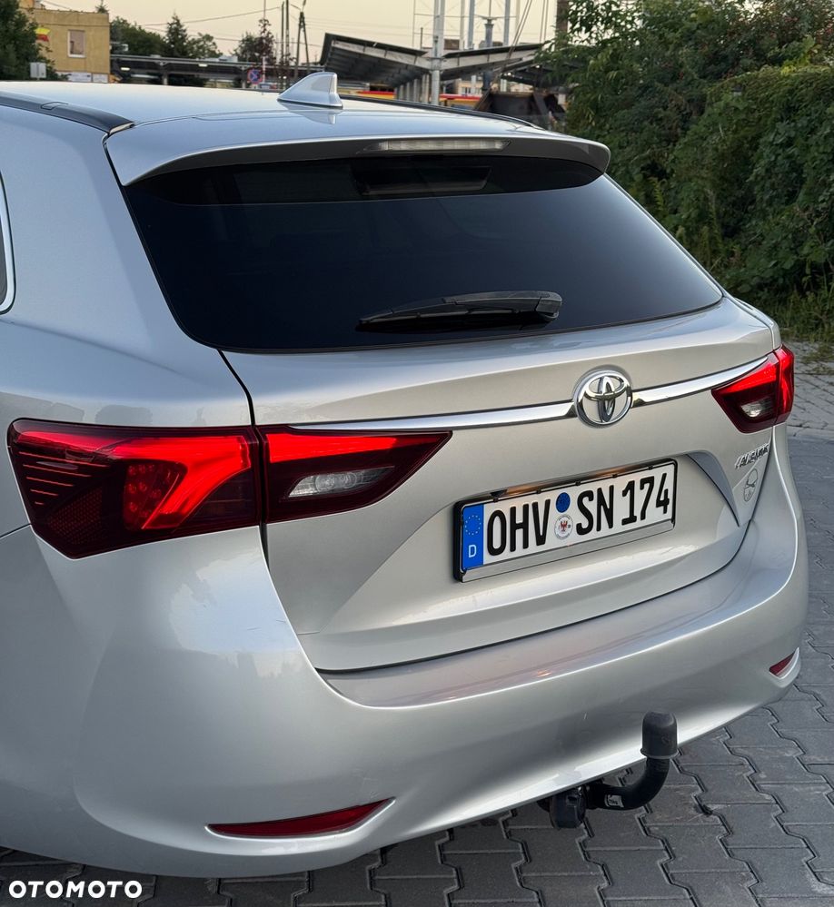 Toyota Avensis 1.8 Executive - 31