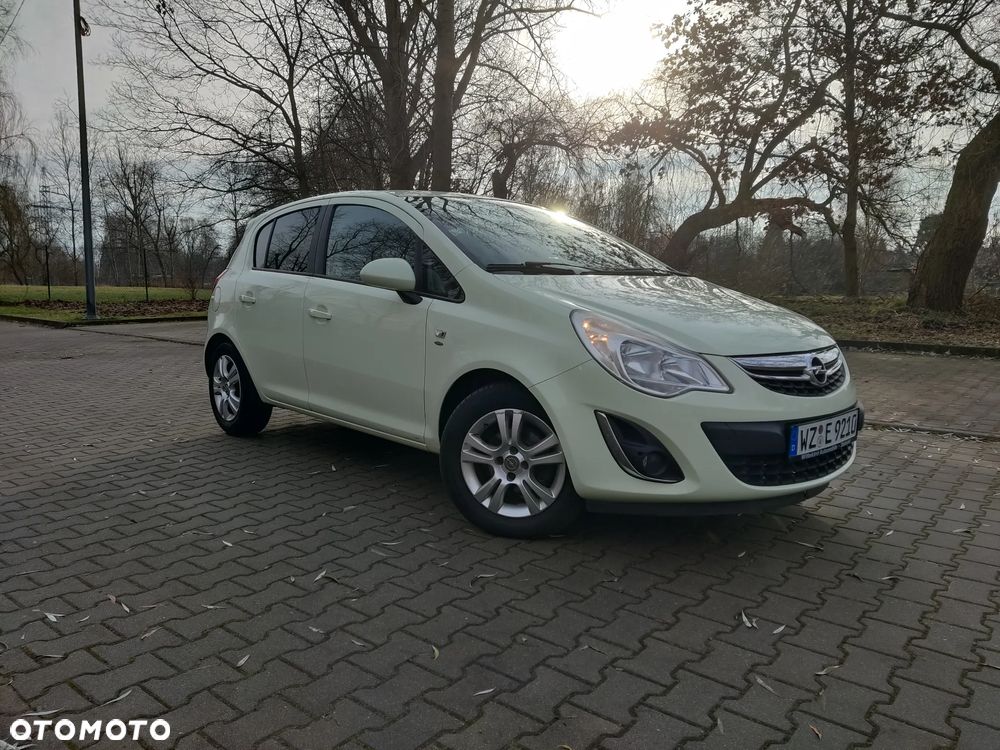 Opel Corsa 1.2 16V Cosmo - 2