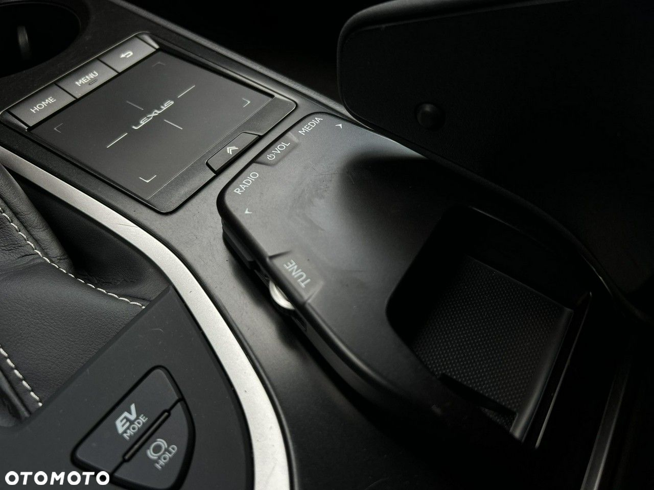 Lexus UX - 22
