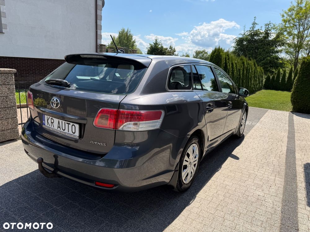 Toyota Avensis 1.6 Comfort - 4