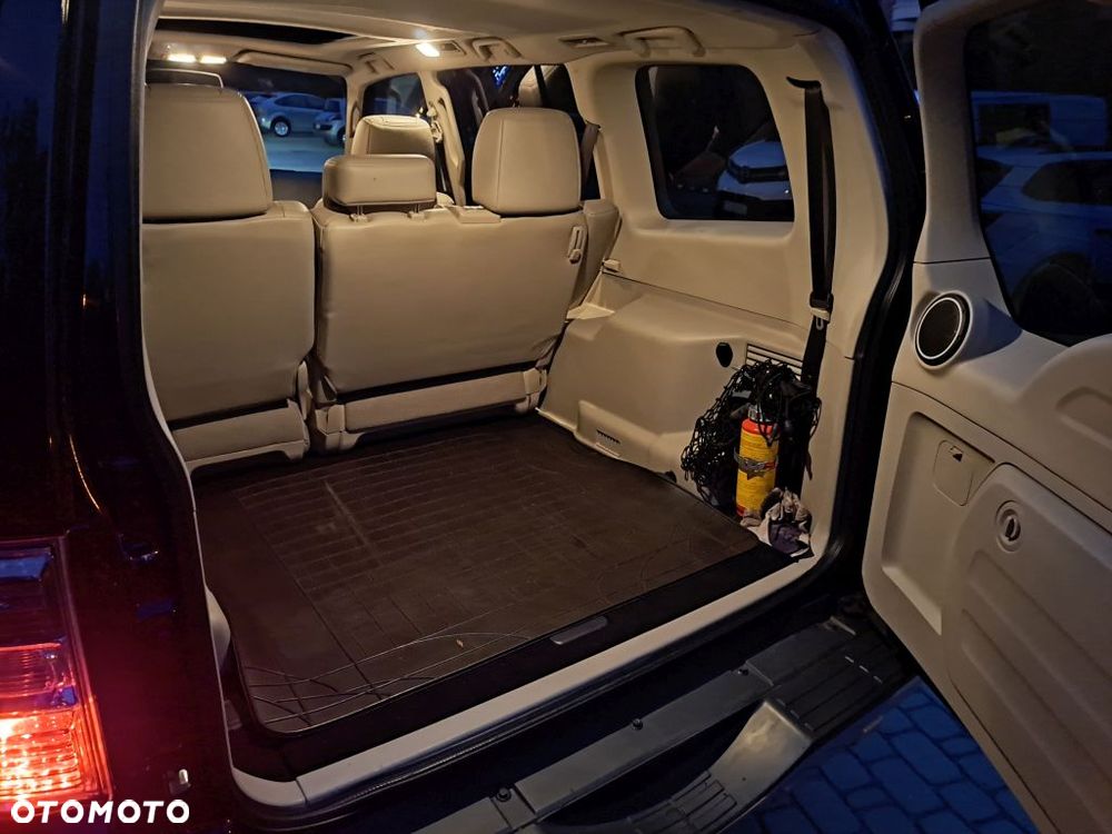 Mitsubishi Pajero - 34
