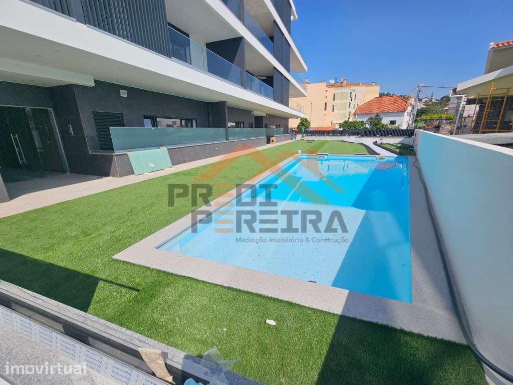 Situado no centro de Caneças, magnífico apartamento T3 com terraço ... - Grande imagem: 2/41