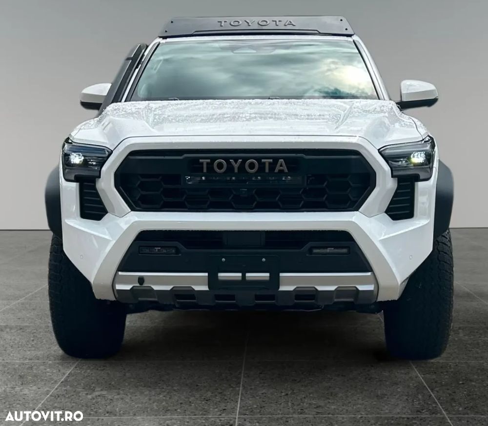 Toyota Tacoma - 8