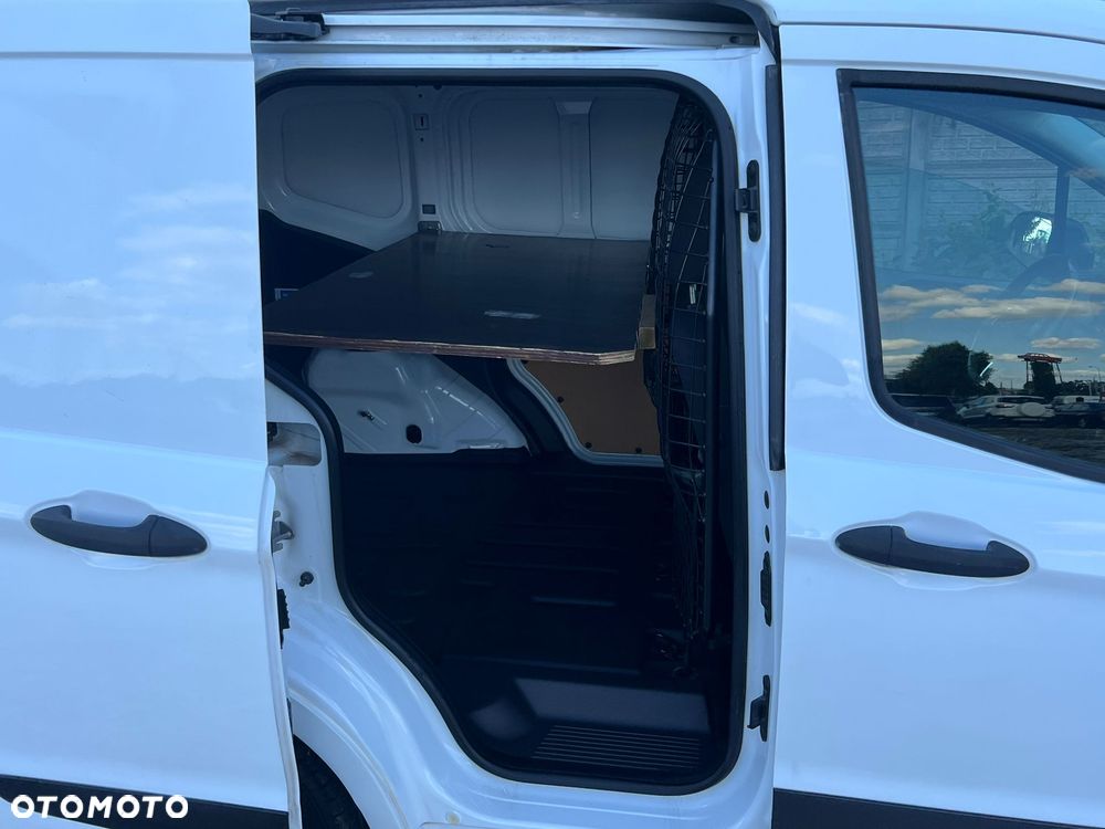 Ford Transit Courier - 9