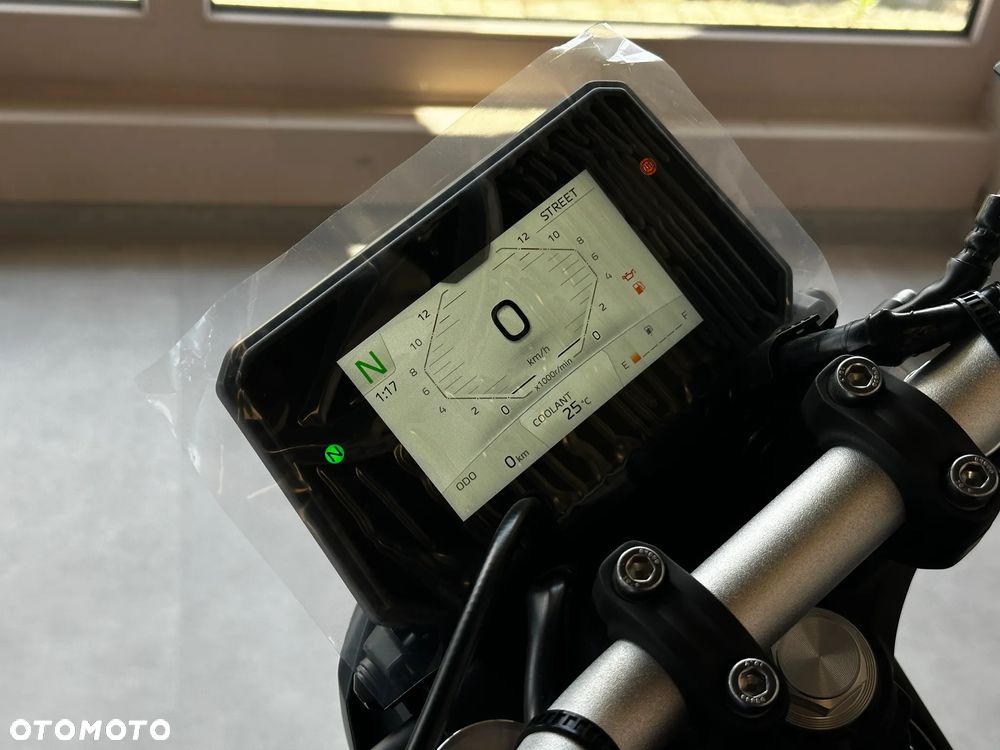 Yamaha MT - 7