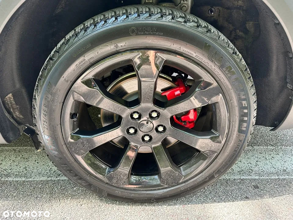 Ford Explorer EcoBoost Plug-in Hybrid ST-LINE - 36