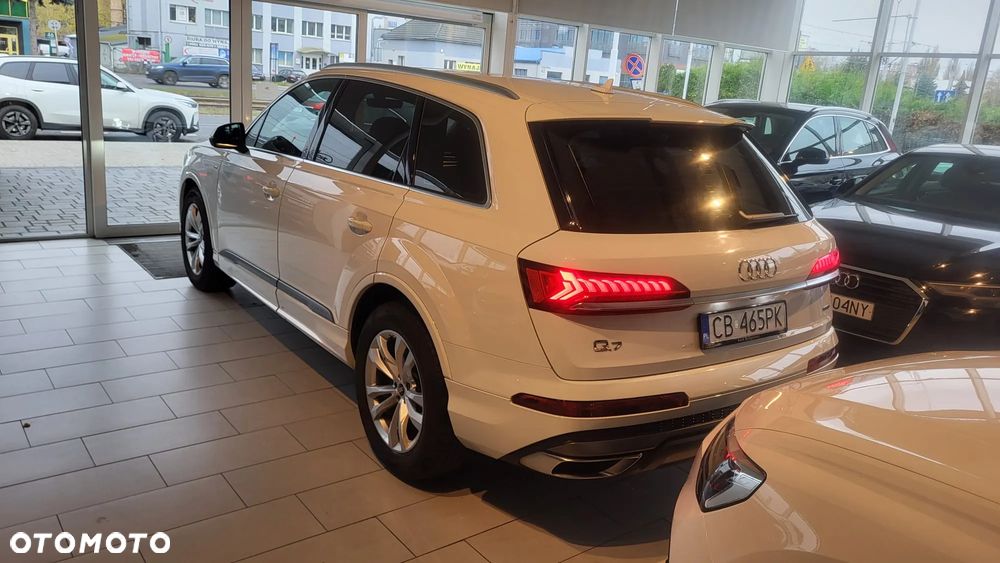 Audi Q7 - 1