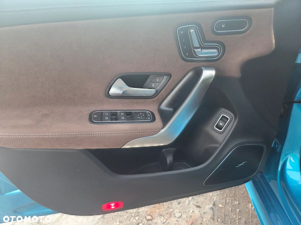 Mercedes-Benz CLA 220 mHEV 4-Matic AMG Line 8G-DCT - 7