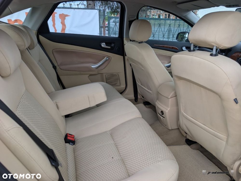 Ford Mondeo - 8