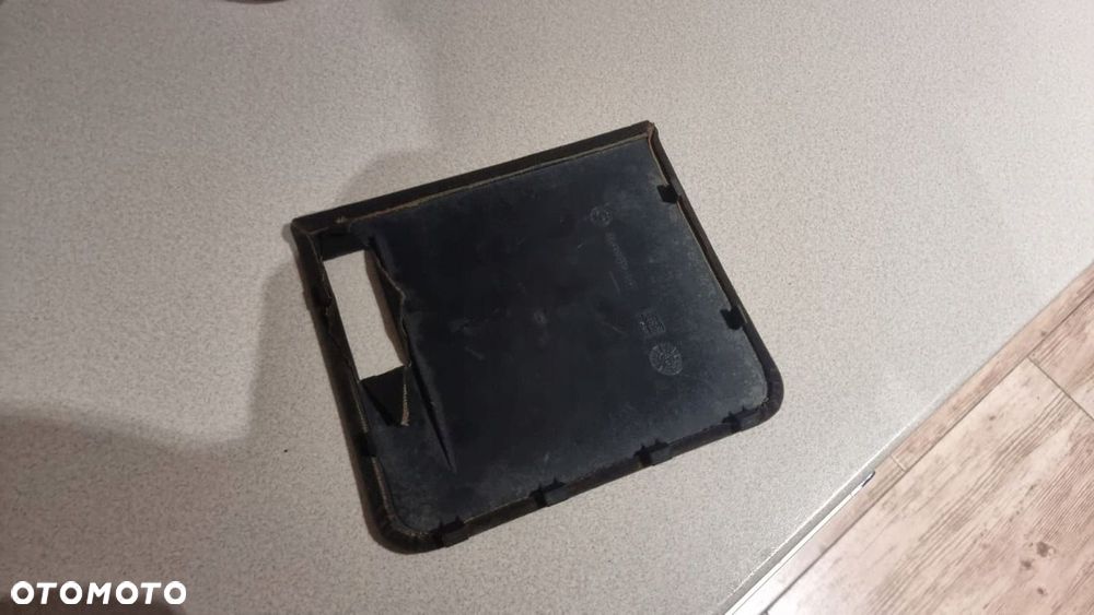 OSŁONA POKRYWA SILNIKA DACHU PODSUFITKI BMW 8 E31 - 3