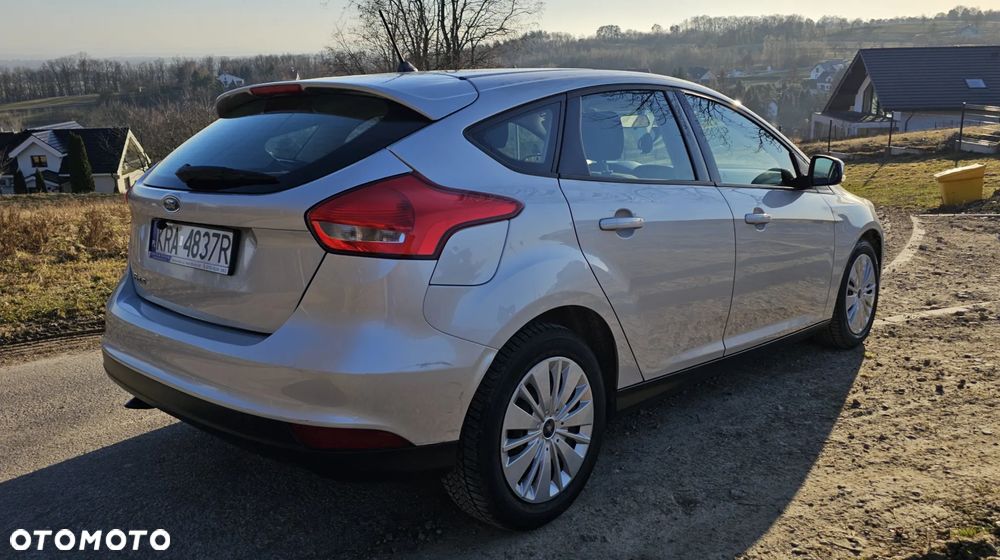 Ford Focus 1.6 Trend - 5