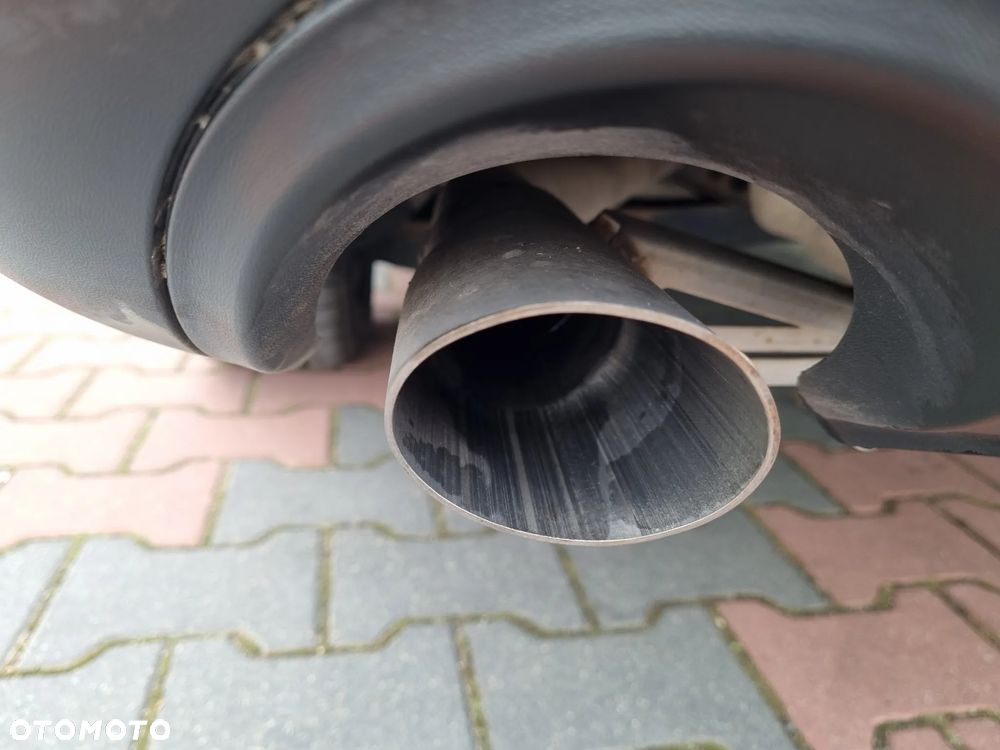 Volkswagen Passat 1.6 TDI DPF BlueMot Comfortline - 26