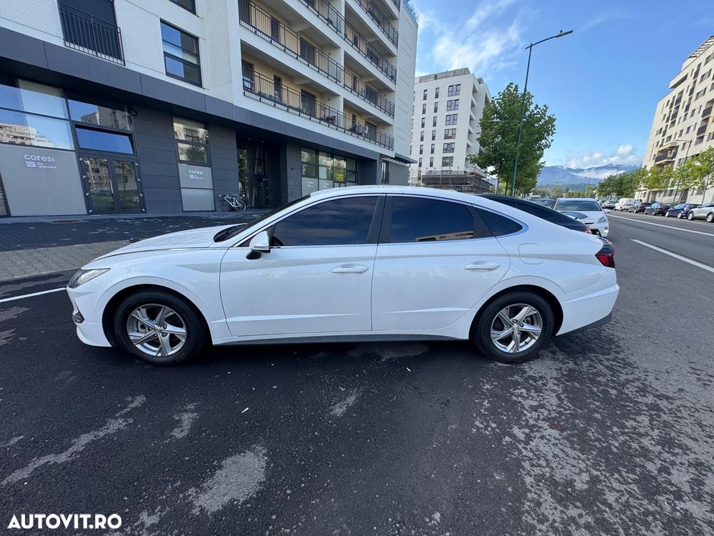 Hyundai Sonata - 8