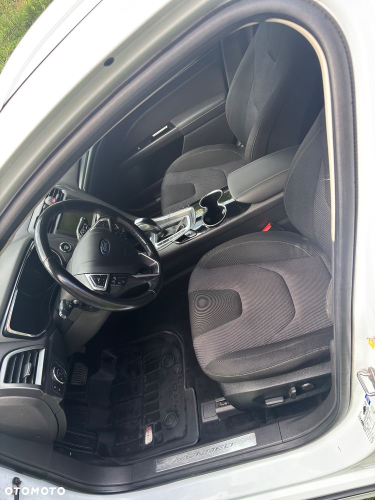 Ford Mondeo 2.0 TDCi Titanium PowerShift - 11