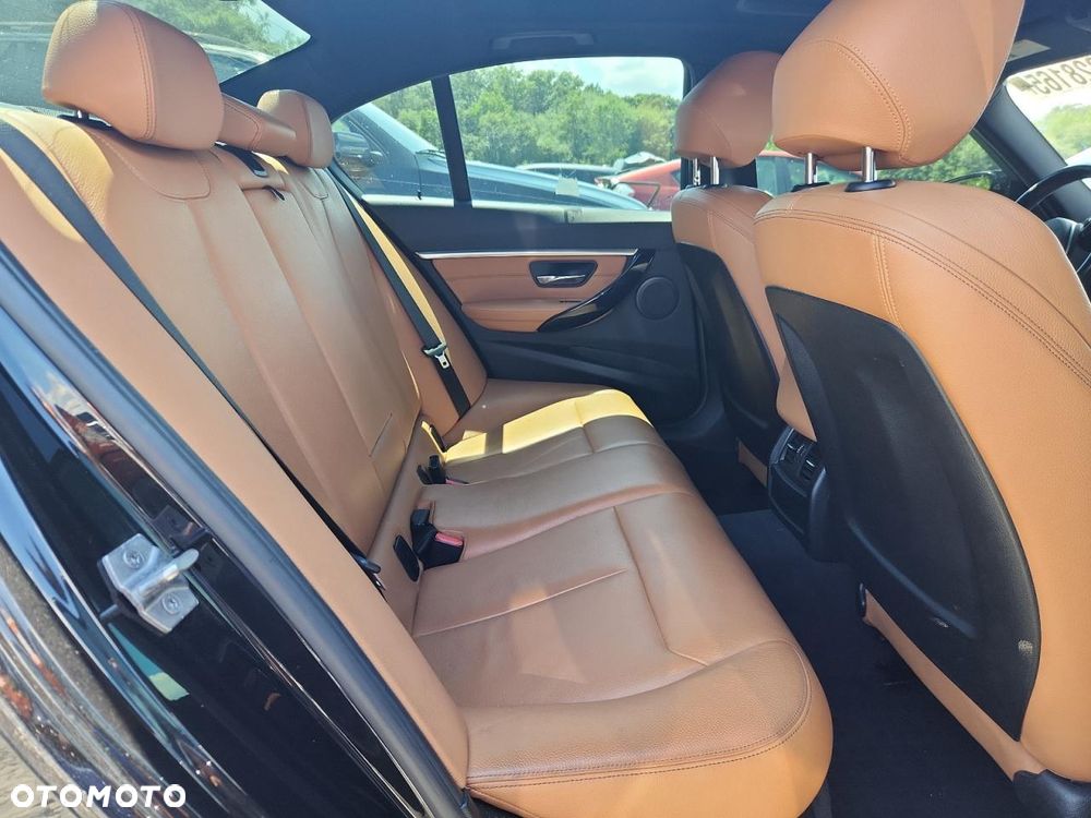 BMW Seria 3 330i xDrive Edition M Sport Shadow - 7