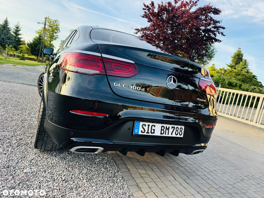 Mercedes-Benz GLC 300 d 4Matic 9G-TRONIC AMG Line Plus - 36