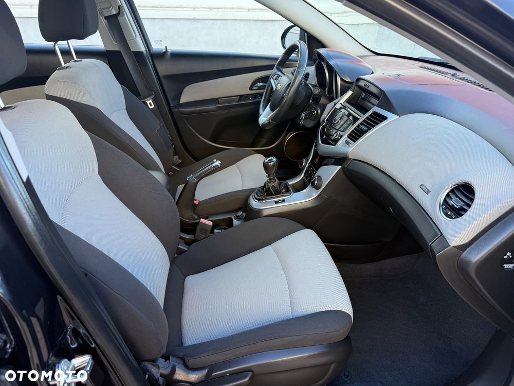 Chevrolet Cruze 1.6 LS - 5