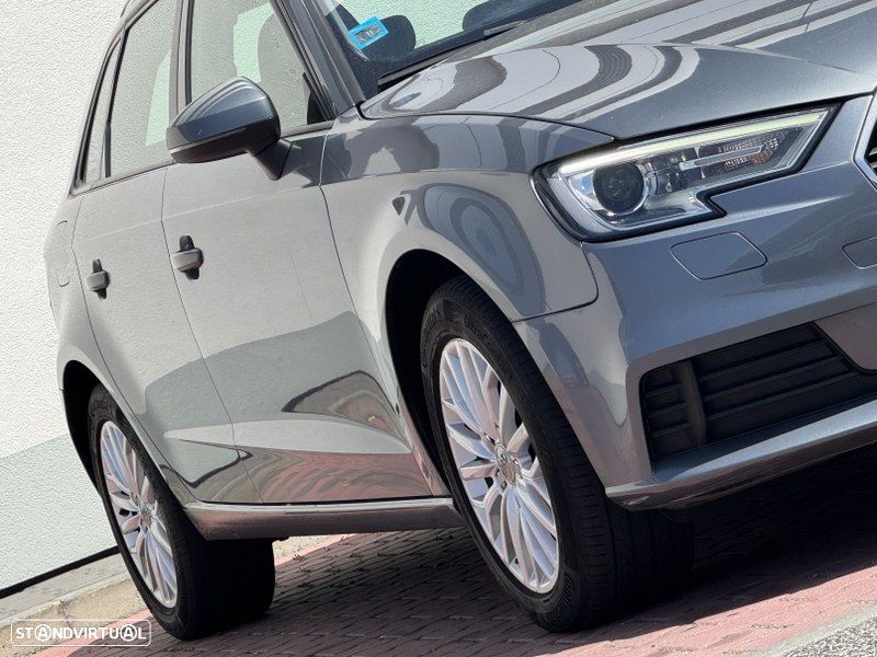 Audi A3 Sportback 2.0 TDI Design - 34