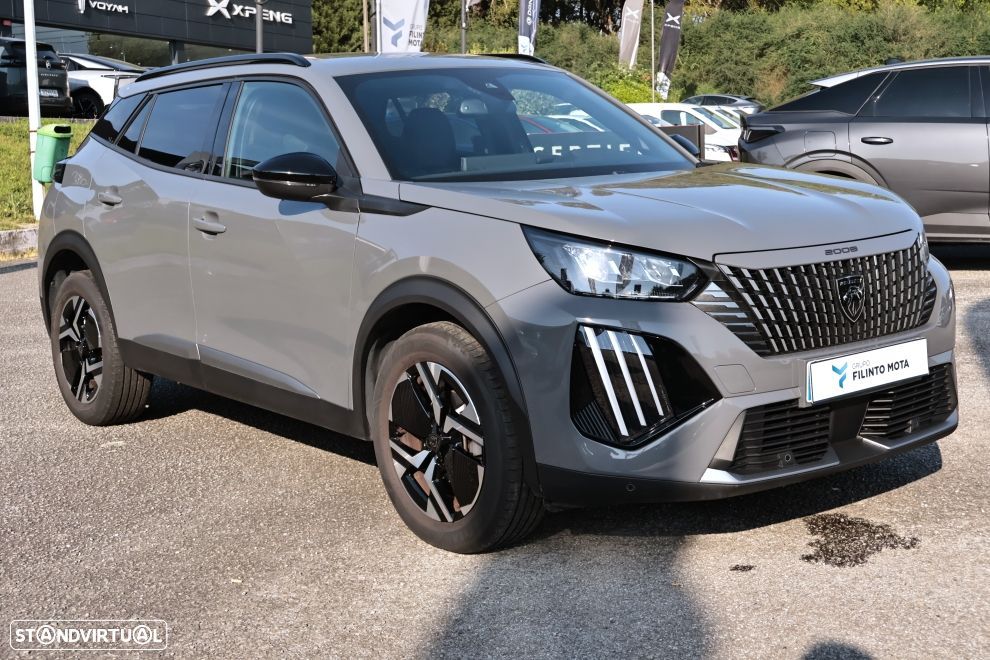 Peugeot 2008 1.2 PureTech Allure - 4