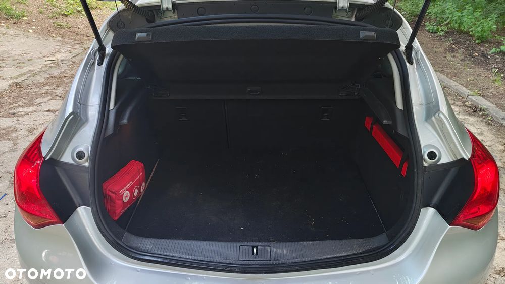 Opel Astra 1.4 T Cosmo - 12