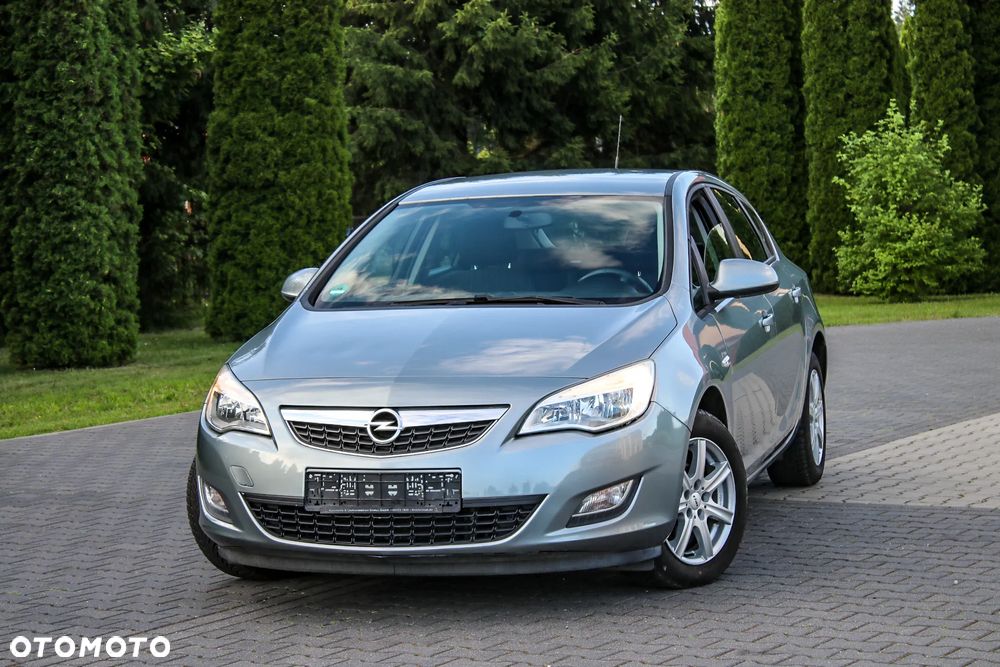 Opel Astra 1.4 Turbo Edition - 2