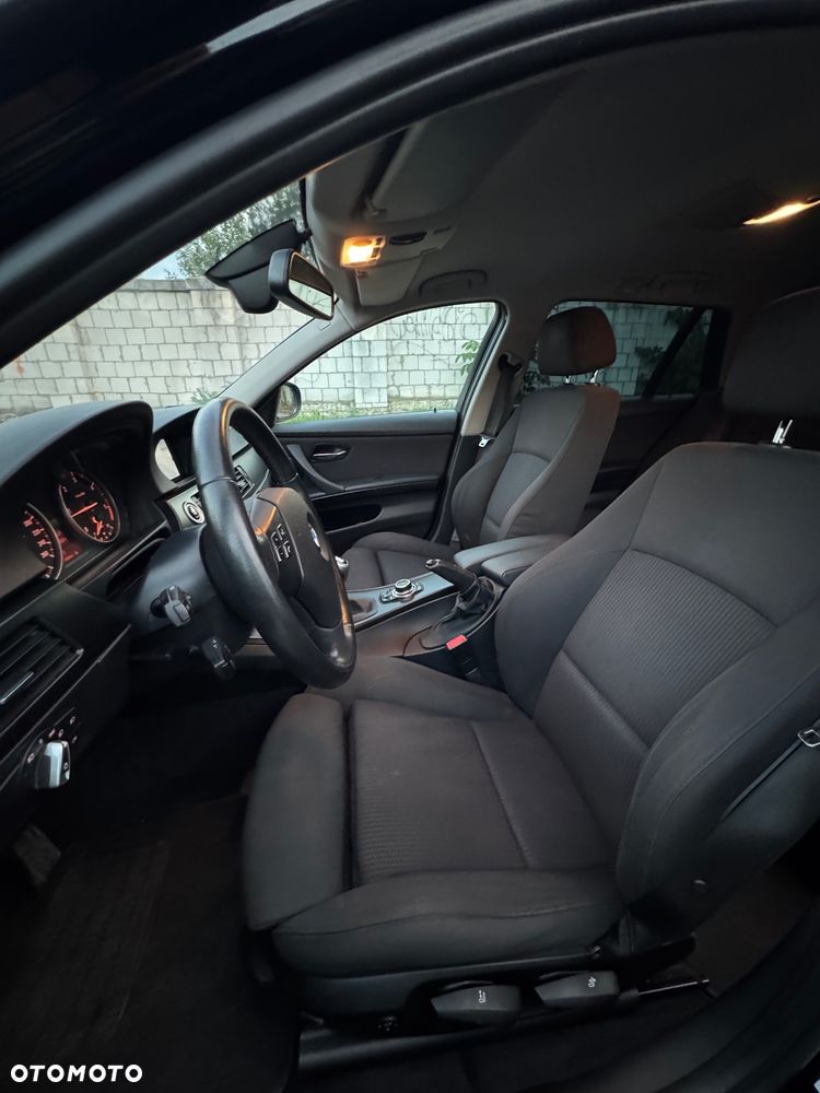 BMW Seria 3 318d Sport Line - 9