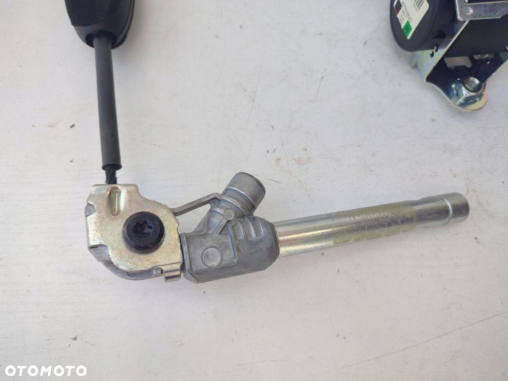 Pas bezpieczeństwa napinacz prawy przód OPEL CORSA D 607707800D EU 06-11 - 2