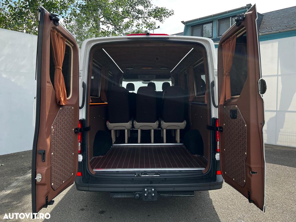Volkswagen Caravelle - 13
