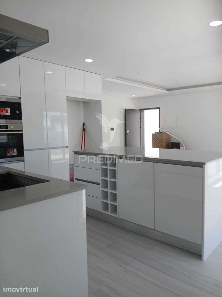 Excelente moradia T3+1 com area exterior. - Grande imagem: 2/21