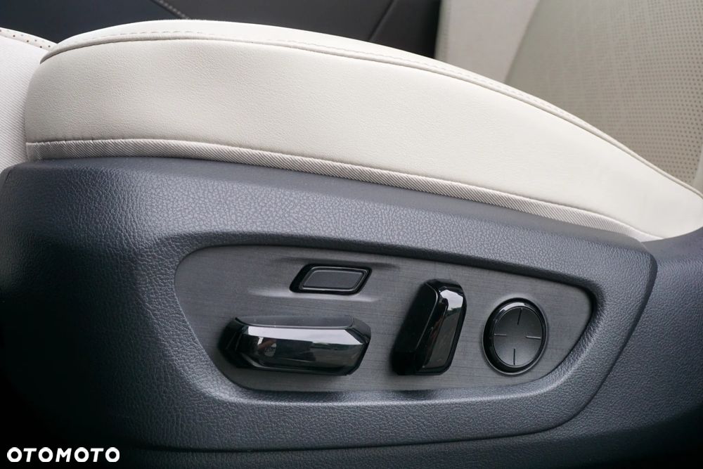 Lexus RX 350h Omotenashi - 14