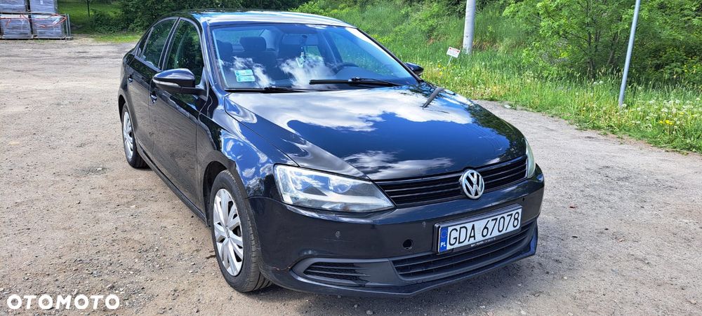 Volkswagen Jetta 1.6 TDI Comfortline - 11