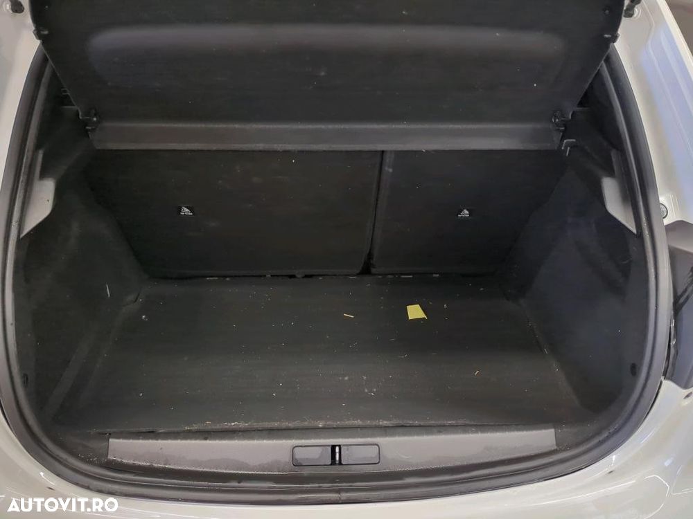 Peugeot 2008 1.2 L PureTech STT Active - 12