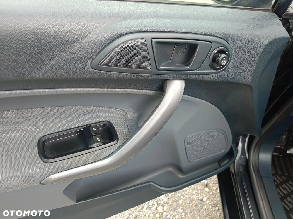 Ford Fiesta - 11