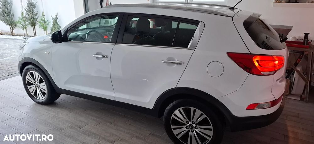 Kia Sportage 2,0 CRDI AWD Dream-Team Edition - 35