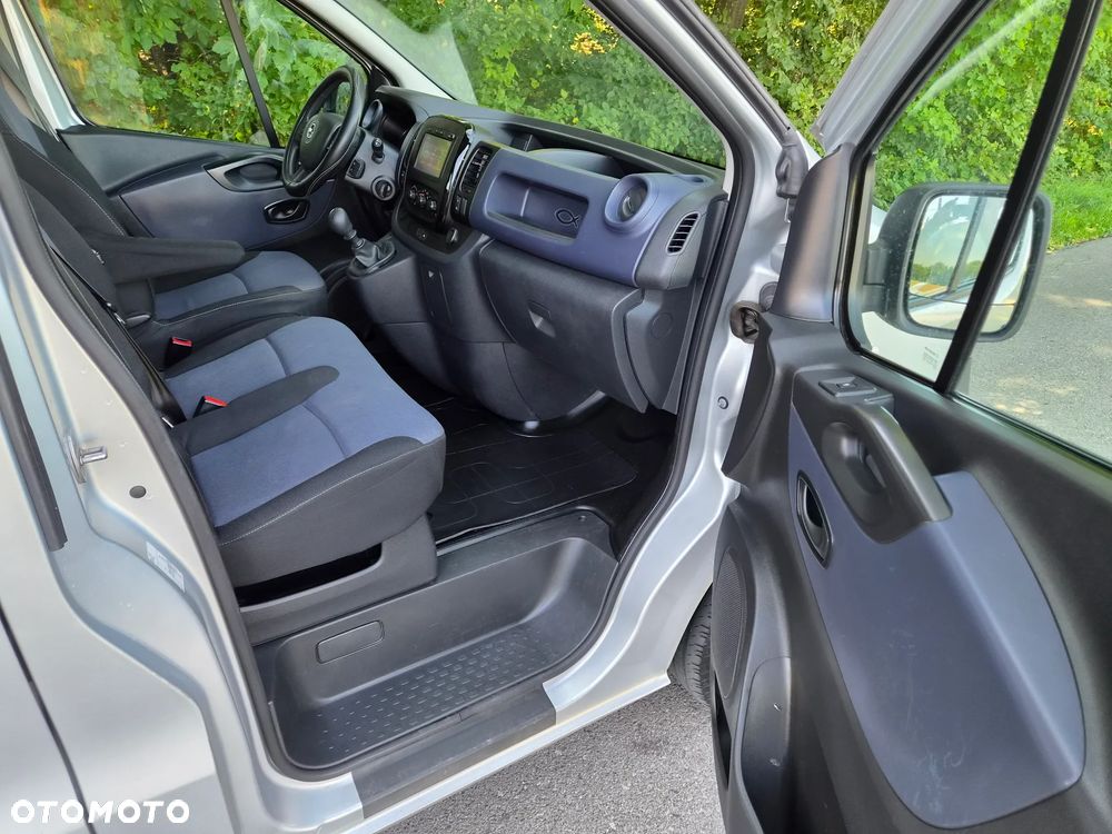 Opel Vivaro - 11