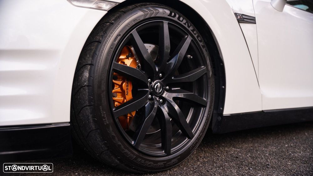 Nissan GT-R 3.8 V6 Black Edition - 17