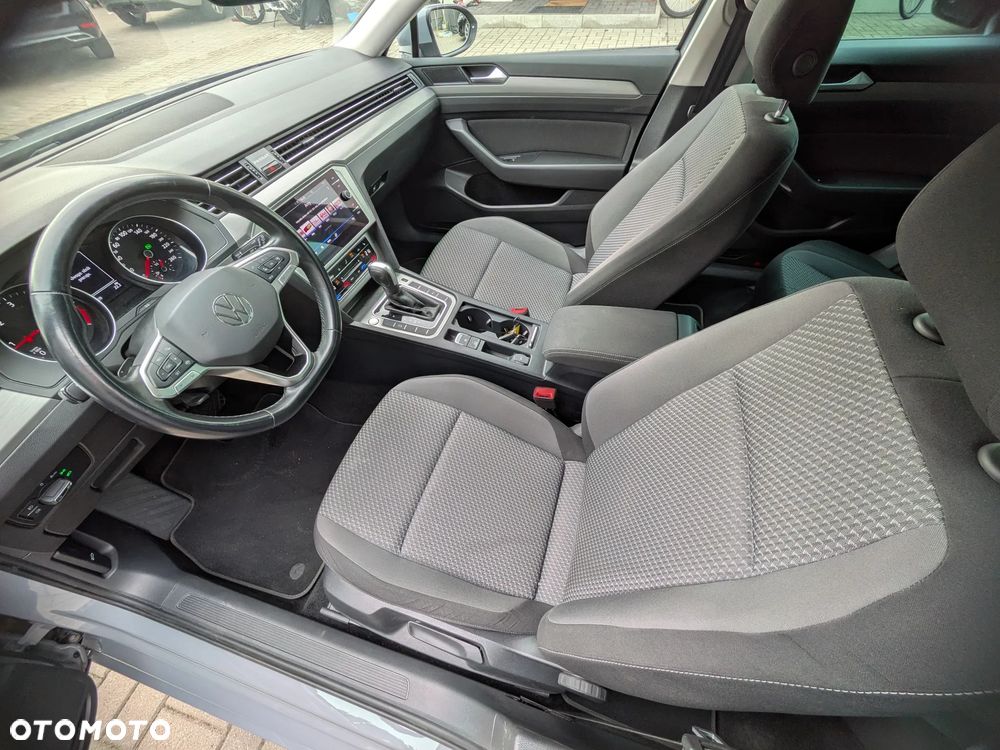 Volkswagen Passat 2.0 TDI SCR DSG - 11