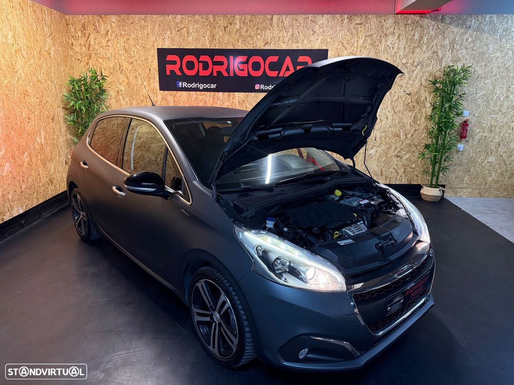 Peugeot 208 1.2 PureTech GT Line - 24
