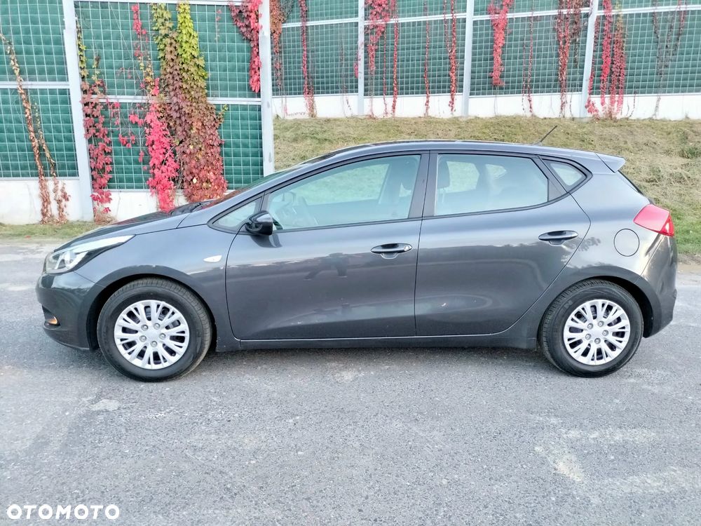 Kia Ceed - 8