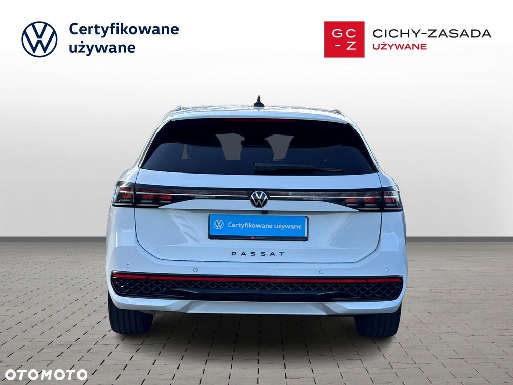Volkswagen Passat - 4