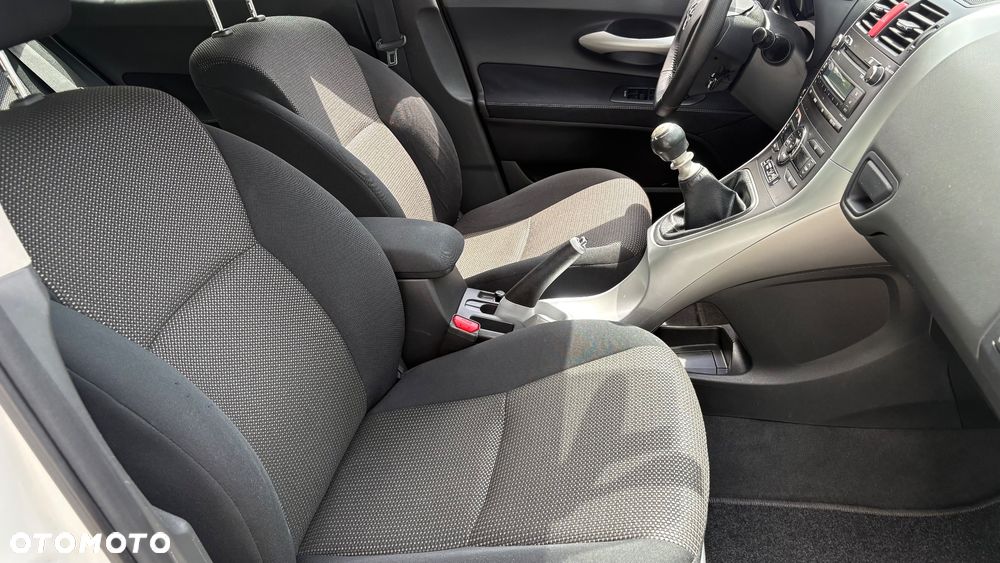 Toyota Auris 2.0 D-4D Executive - 19