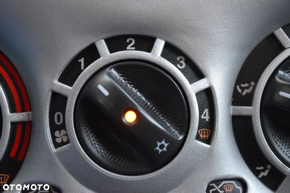 Fiat Punto 1.4 16V Sporting - 29