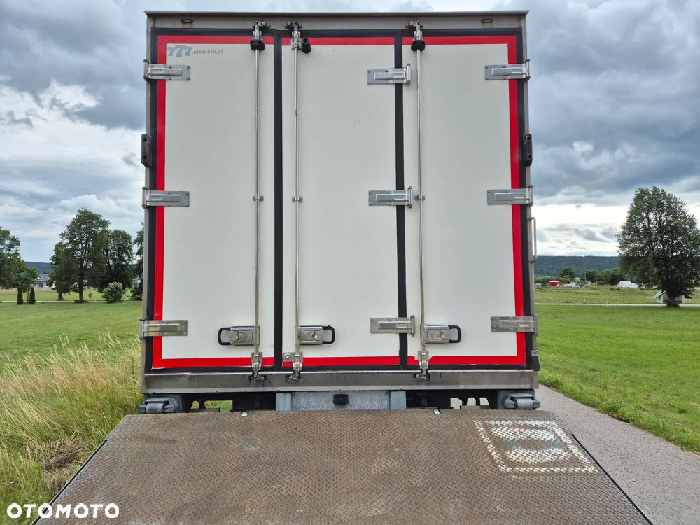 Mercedes-Benz Antos 1824 CARRIER VECTOR 1850 DRZWI + winda i 2x drzwi boczne / 8.35m / z Holandii / Axor man Tgm T1000-R THERMO King Supra 1850 1150 - 6