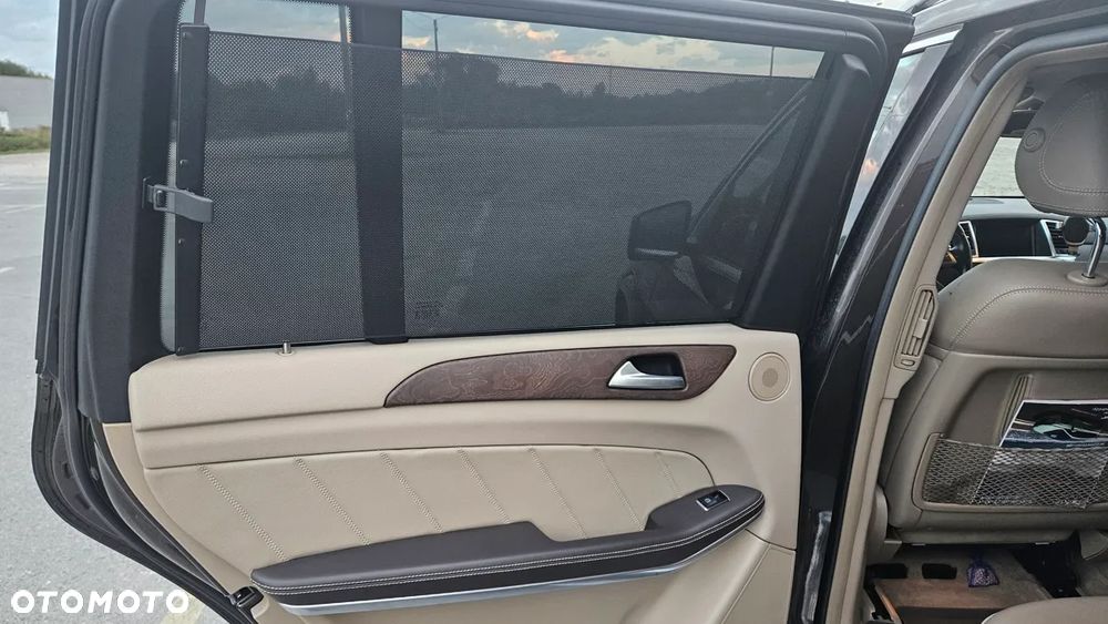 Mercedes-Benz GL 350 BlueTec 4-Matic - 16