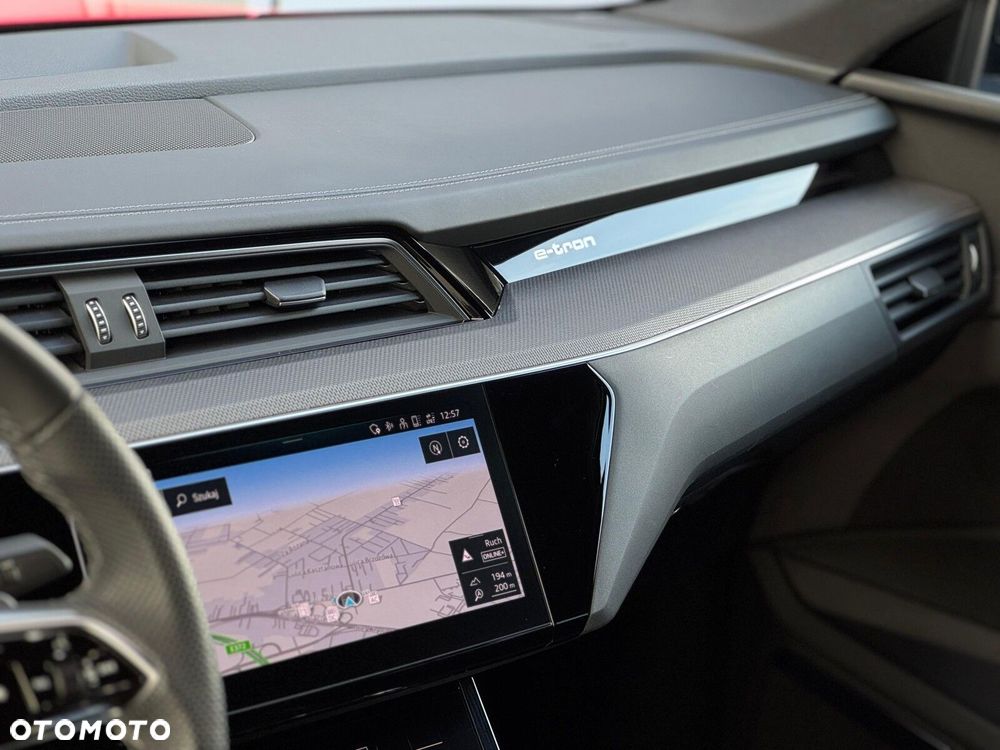 Audi Q8 Sportback e-tron - 11